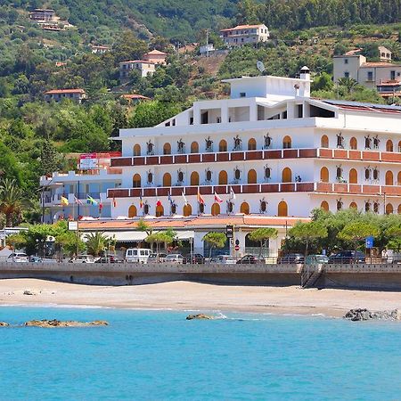 Hotel Ristorante La Tartaruga Capo dʼOrlando Exterior foto
